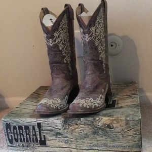 Corral Vintage lace embroidery western boots